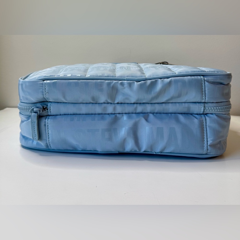 Steve Madden Sky Blue Nylon Quilted Weekender Cosmetic Bag NWT - Picture 10 of 14